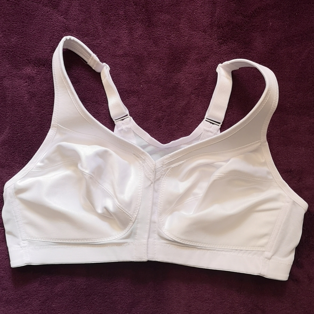 NWOT Glamorise White Sports Bra Front Closure 36C